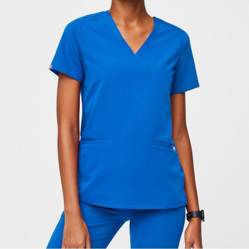 Casma™ Three-Pocket Scrub Top Size Small